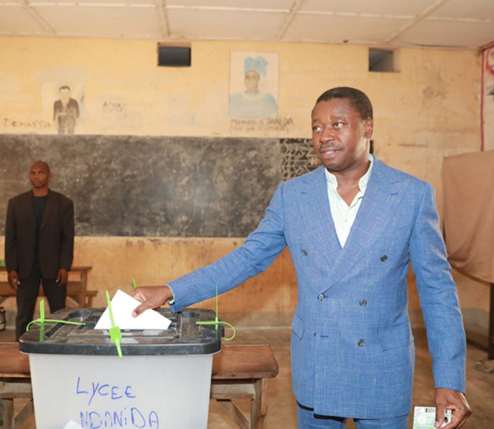 Faure Gnassingbé lors de son vote à Pya. © presidence.gouv.tg