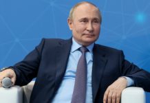Poutine vante le « génie » d’Elon Musk au sommet Russie-Afrique