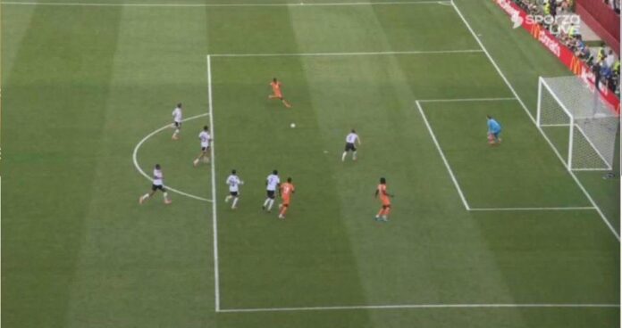 Capture action Adingra avant le 2e but allemand