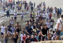 Crise migratoire en Espagne : 49 000 migrants franchissent Ceuta en 24 heures avec un bilan humain lourd